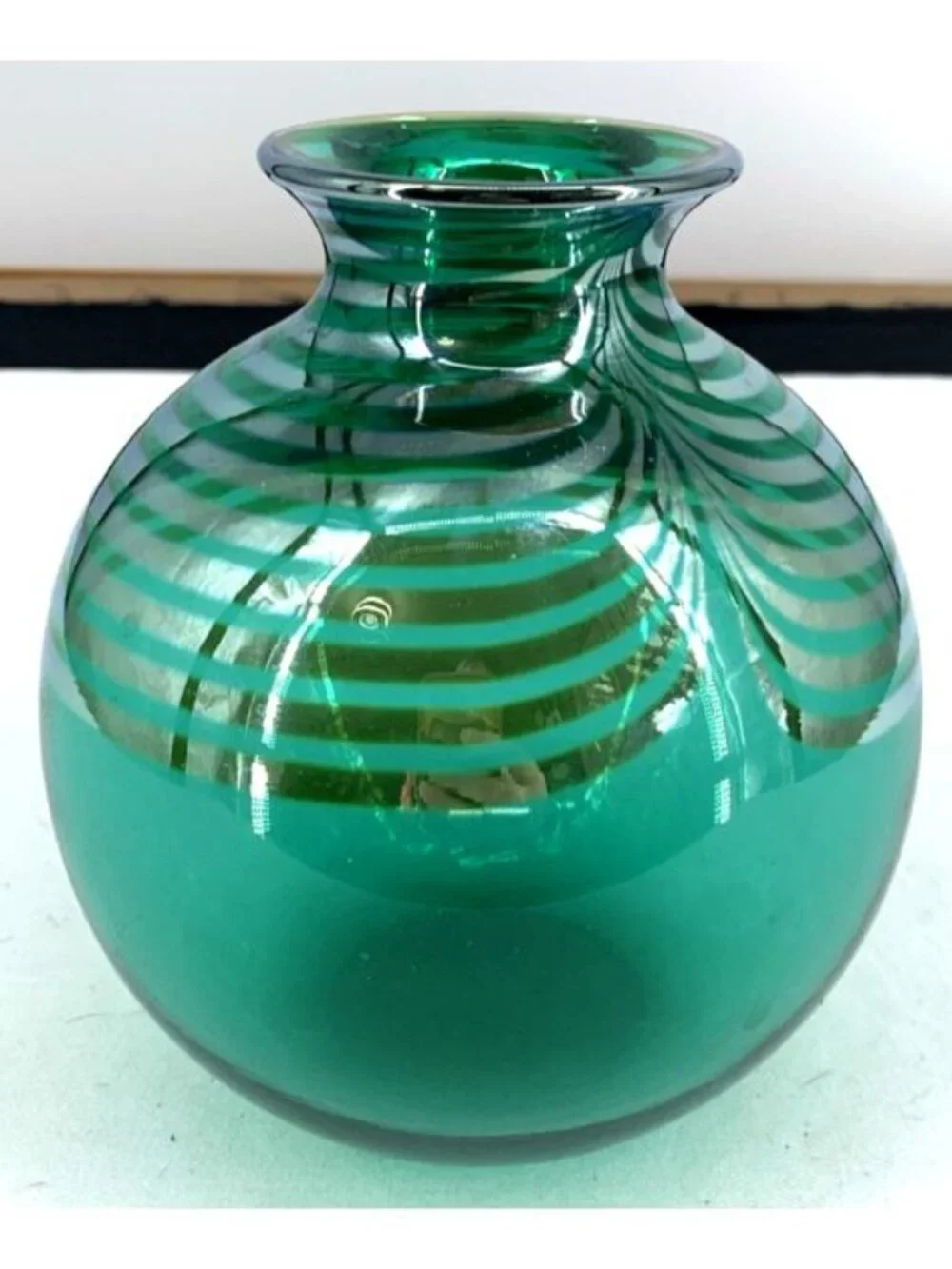 Steve Correia Iridescent Pulled Feather Art Glass Vase VM 3.88.5 Signed